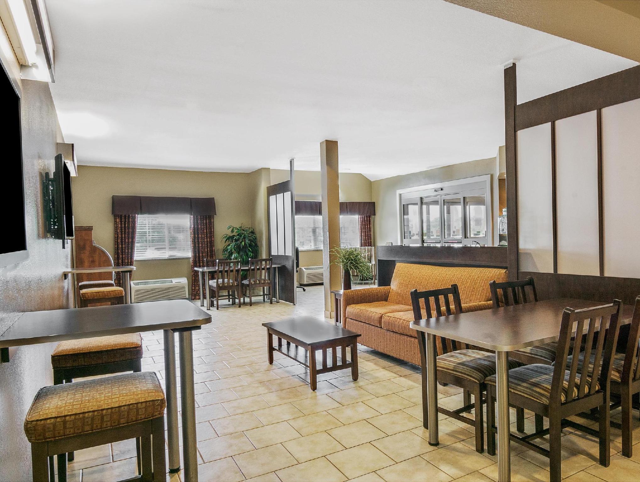 Microtel Inn & Suites By Wyndham Austin Airport Exterior foto
