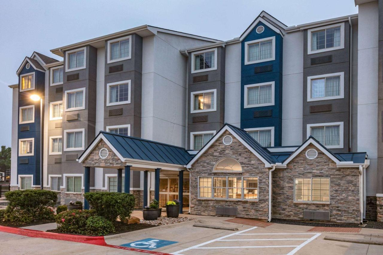 Microtel Inn & Suites By Wyndham Austin Airport Exterior foto